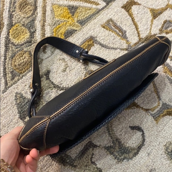 💕 Cole haan black leather medium handbag 💕 - Picture 8 of 11